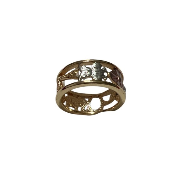 Elegant Gold and Silver Floral Ring - Picture 4 of 10